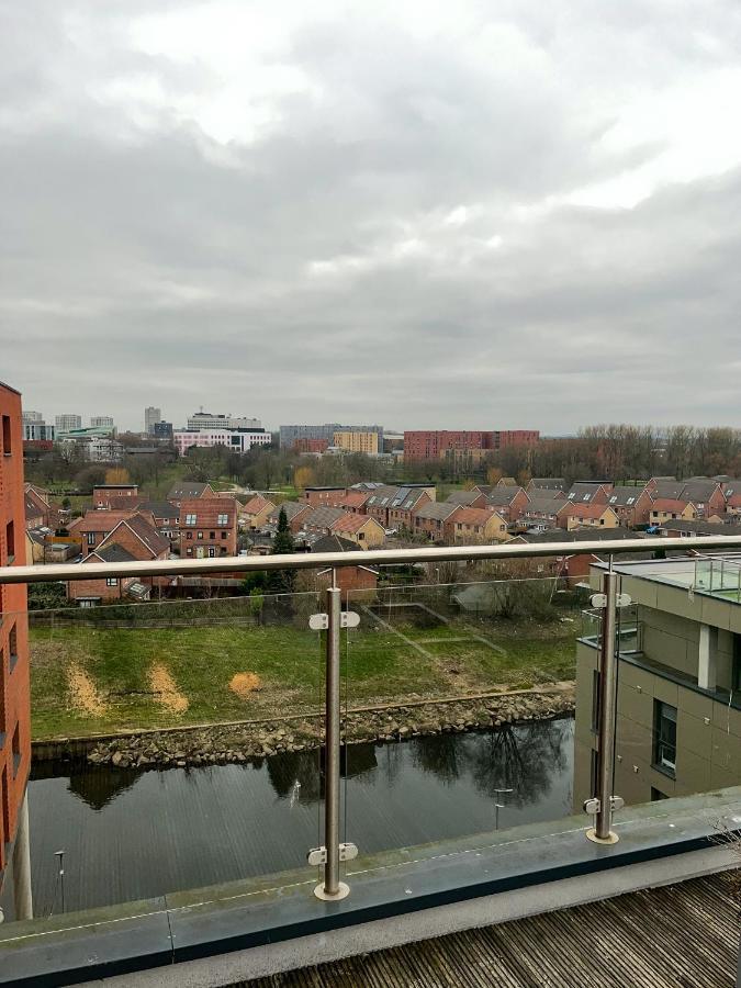 Modern 2 Bedroom Flat With Views Apartment Manchester