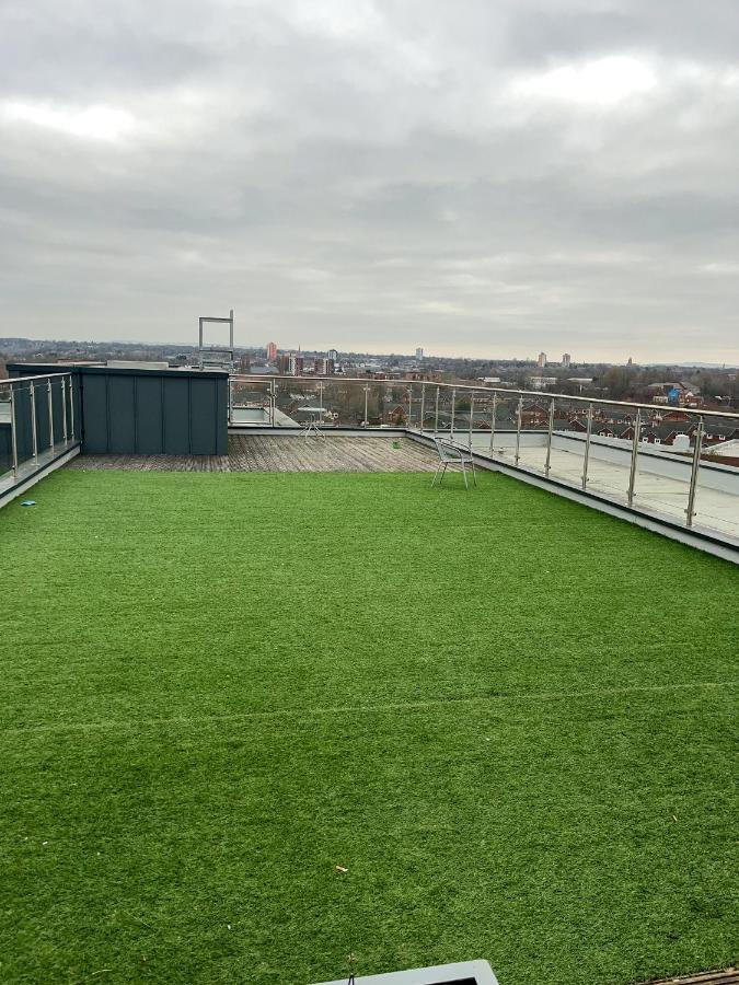Modern 2 Bedroom Flat With Views * Manchester