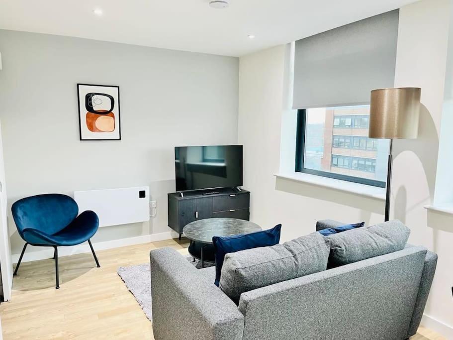 Apartment Modern One Bedroom Near Old Trafford Stadium *