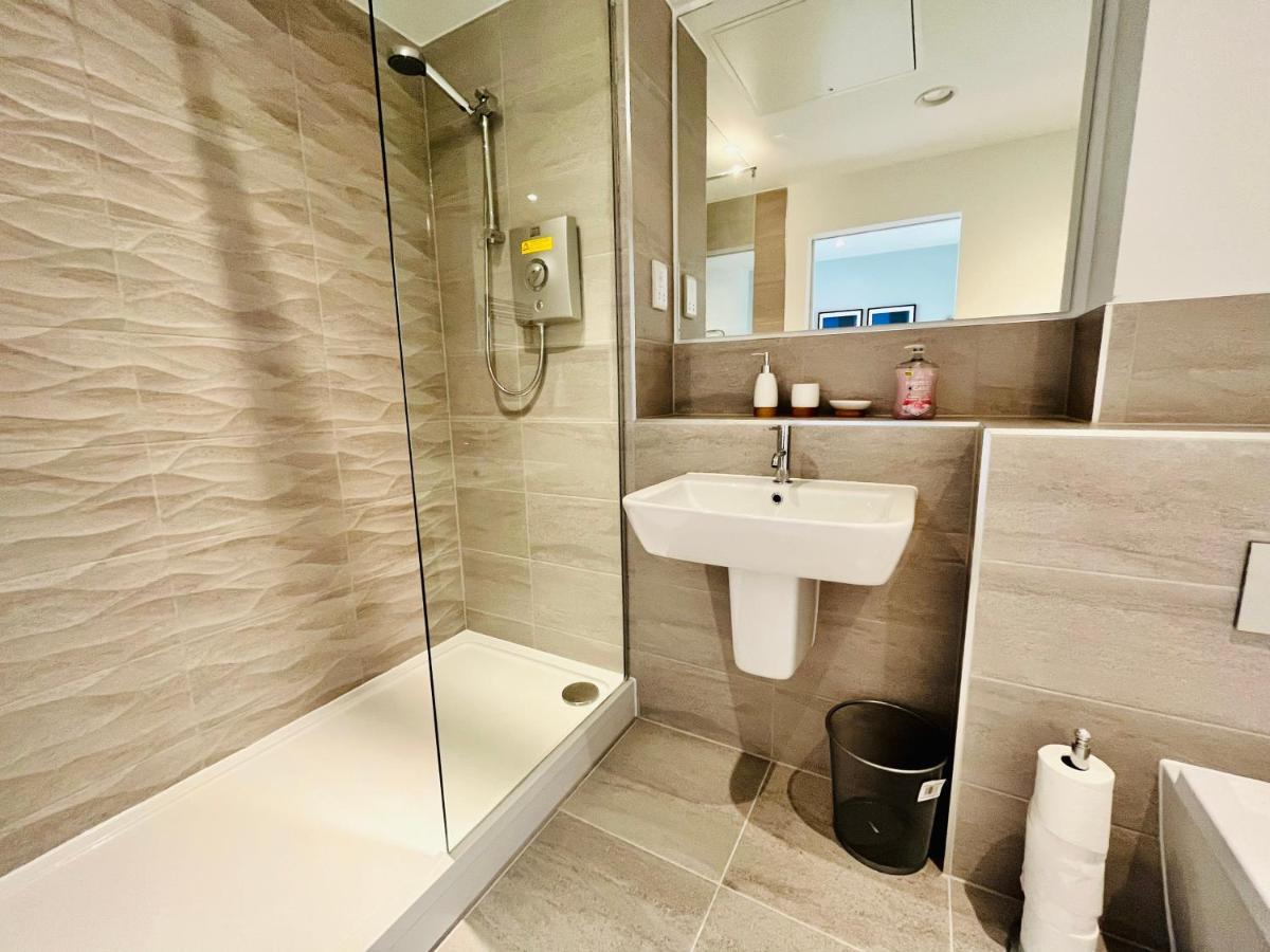 Spectacular Near To Old Trafford Stadium Apartment Manchester