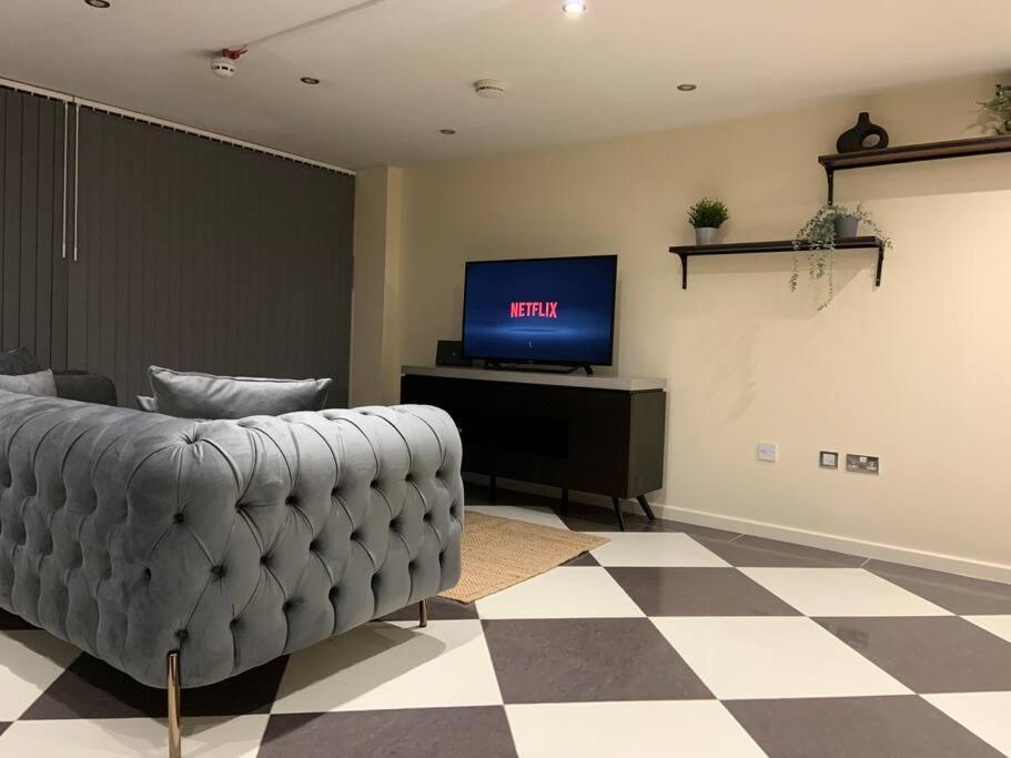 Apartment In Old Trafford