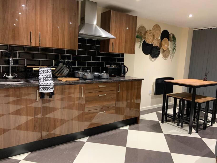 Apartment In Old Trafford