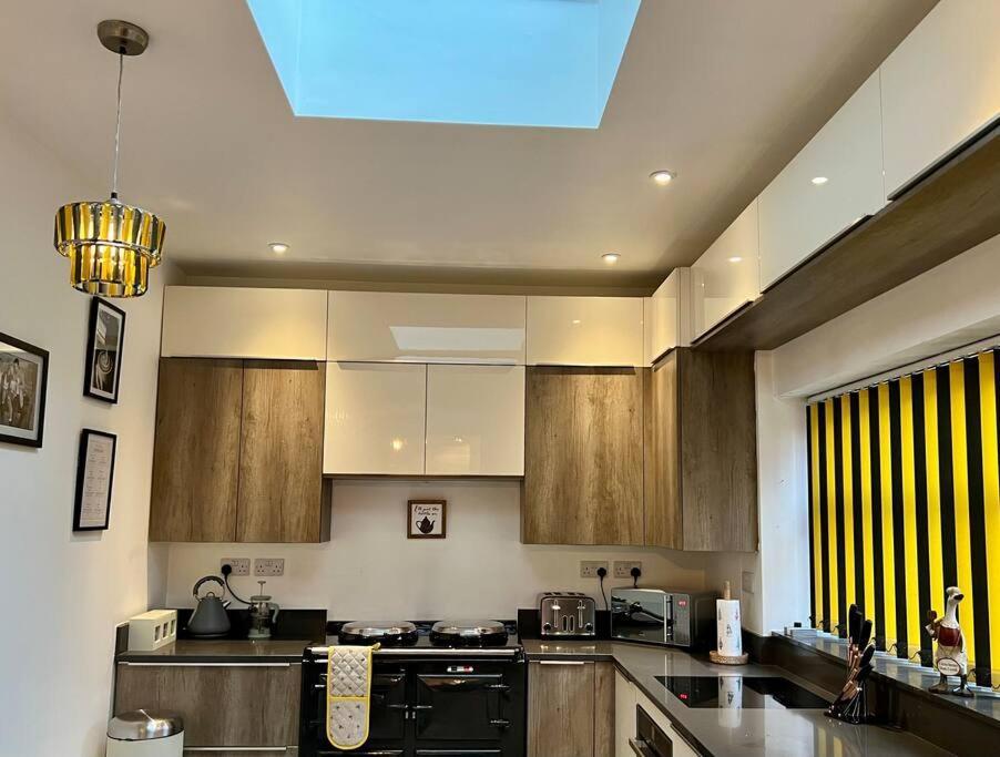 Homestay Central, Unique 4-storey House In Northern Quarter,