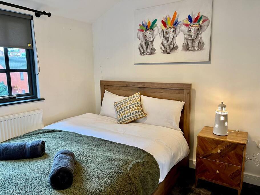 Homestay Central, Unique 4-storey House In Northern Quarter,