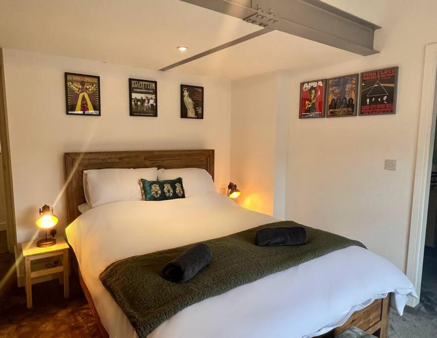 Central, Unique 4-storey House In Northern Quarter, Homestay Manchester