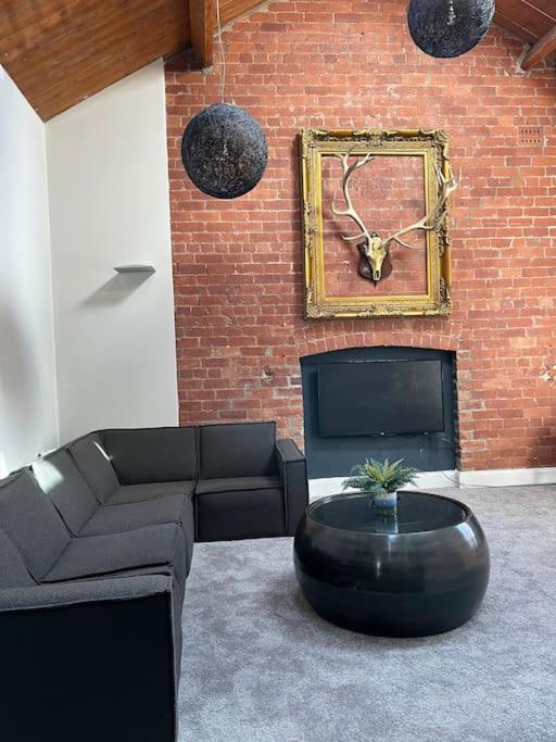 Gorgeous 2 Bed Loft Style Apartment
