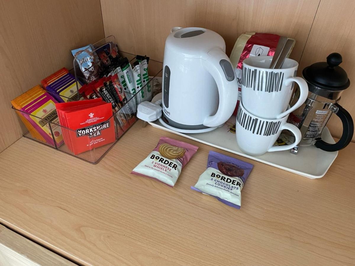 Homestay Escape - Private & Bathroom Near Etihad And Coop Arena - Free Secure Parking Manchester