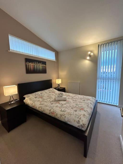 Comfortable 3-storey House With Free Car Parking * Manchester