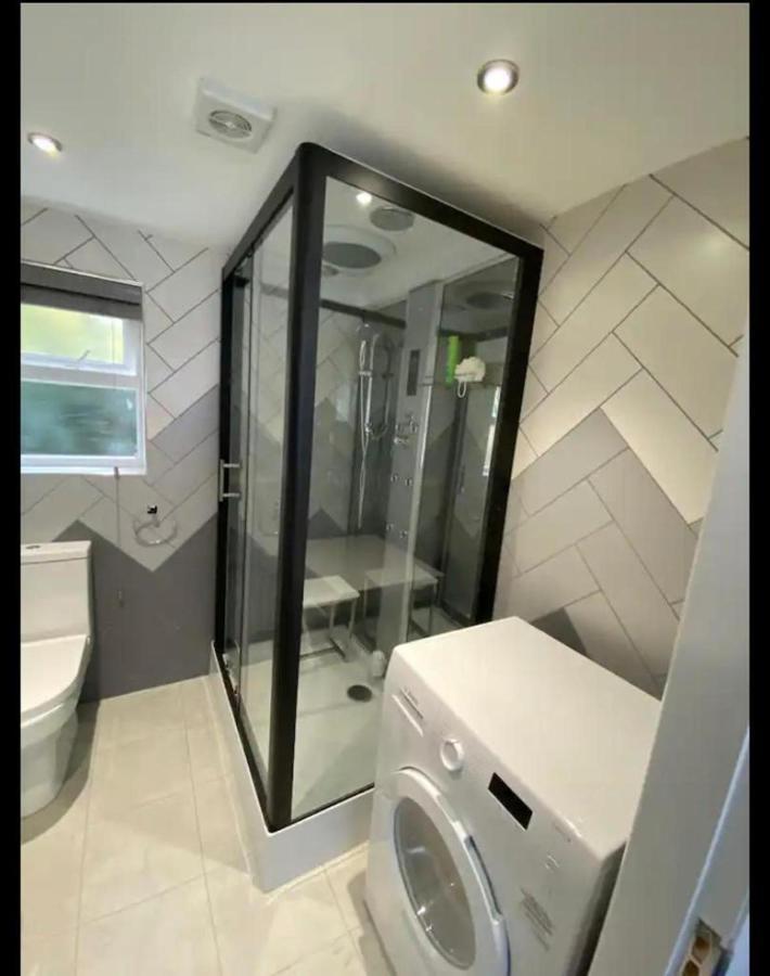 Studio - Stereo Shower Freeparking 5Min To Metro Apartment Manchester