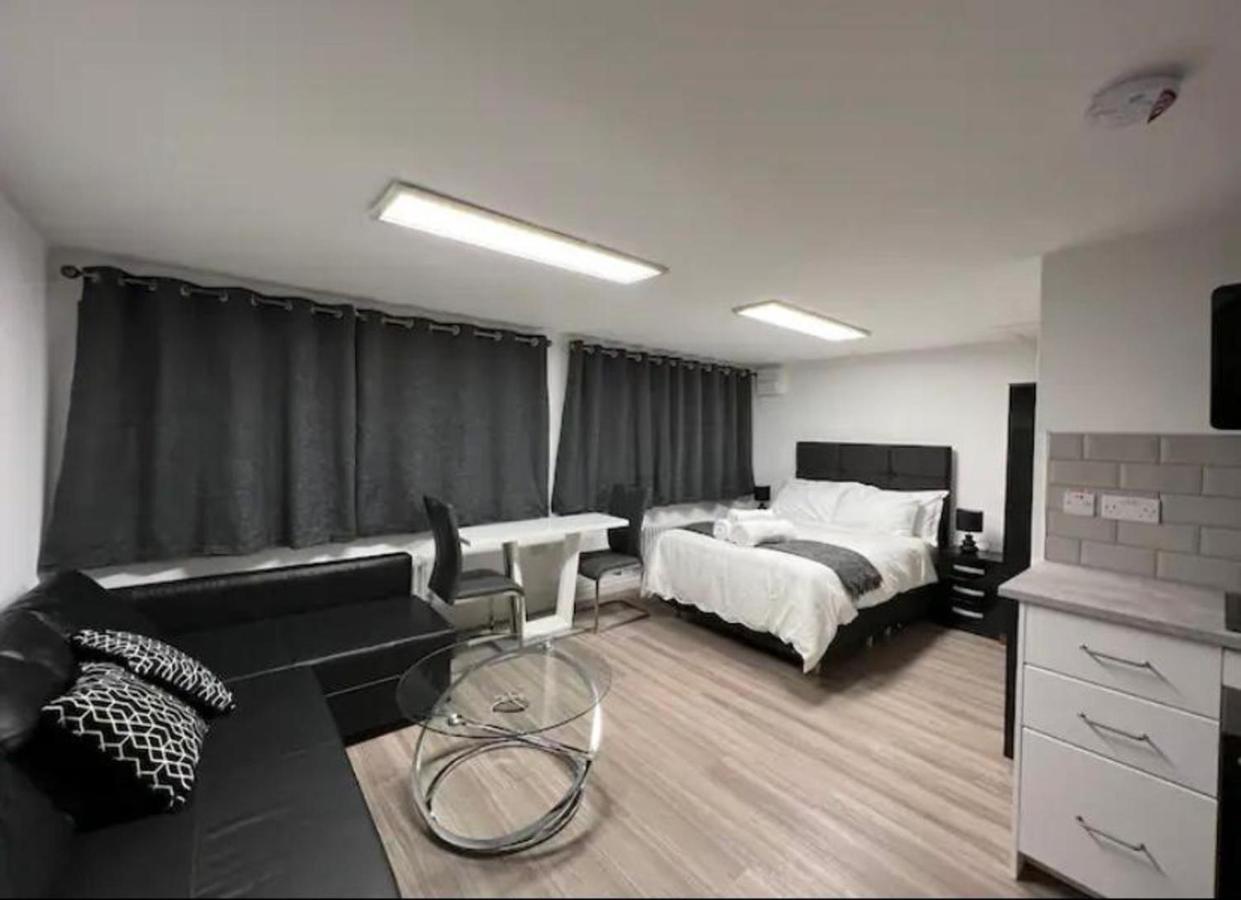 Studio - Stereo Shower Freeparking 5Min To Metro Apartment *