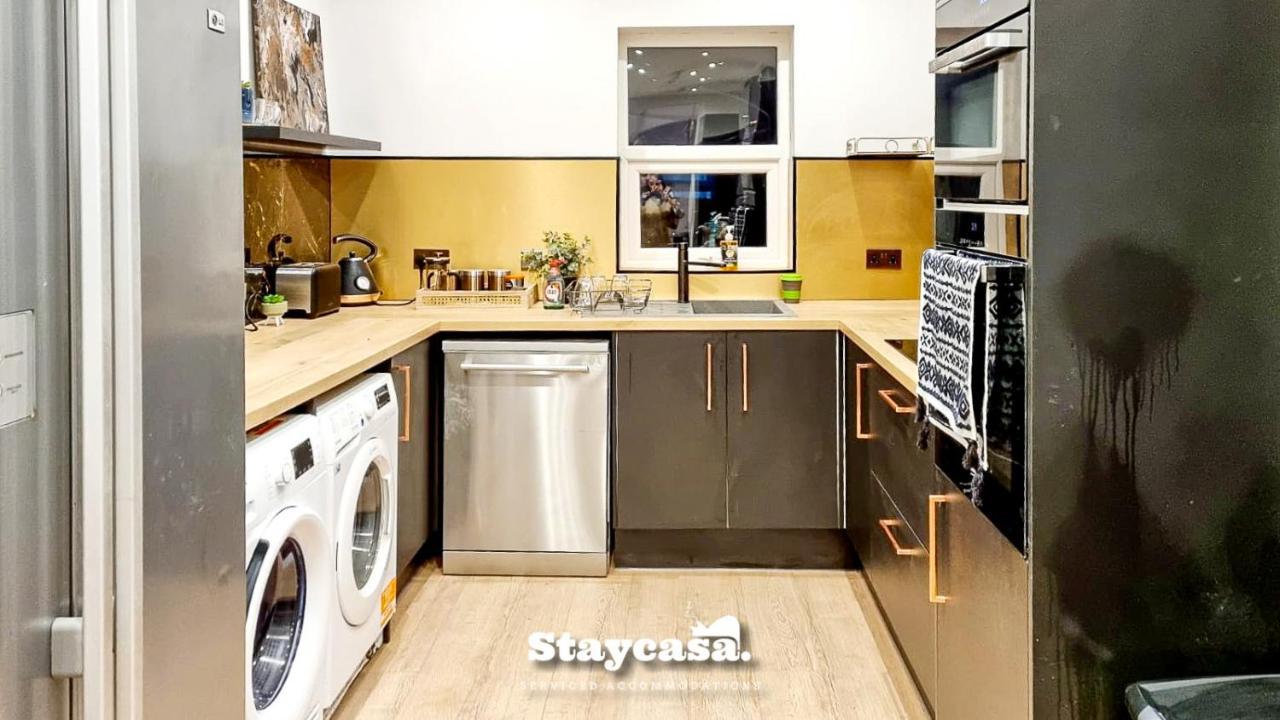Homestay Magnificent 10 Bedroom Shared House - Great Amenities