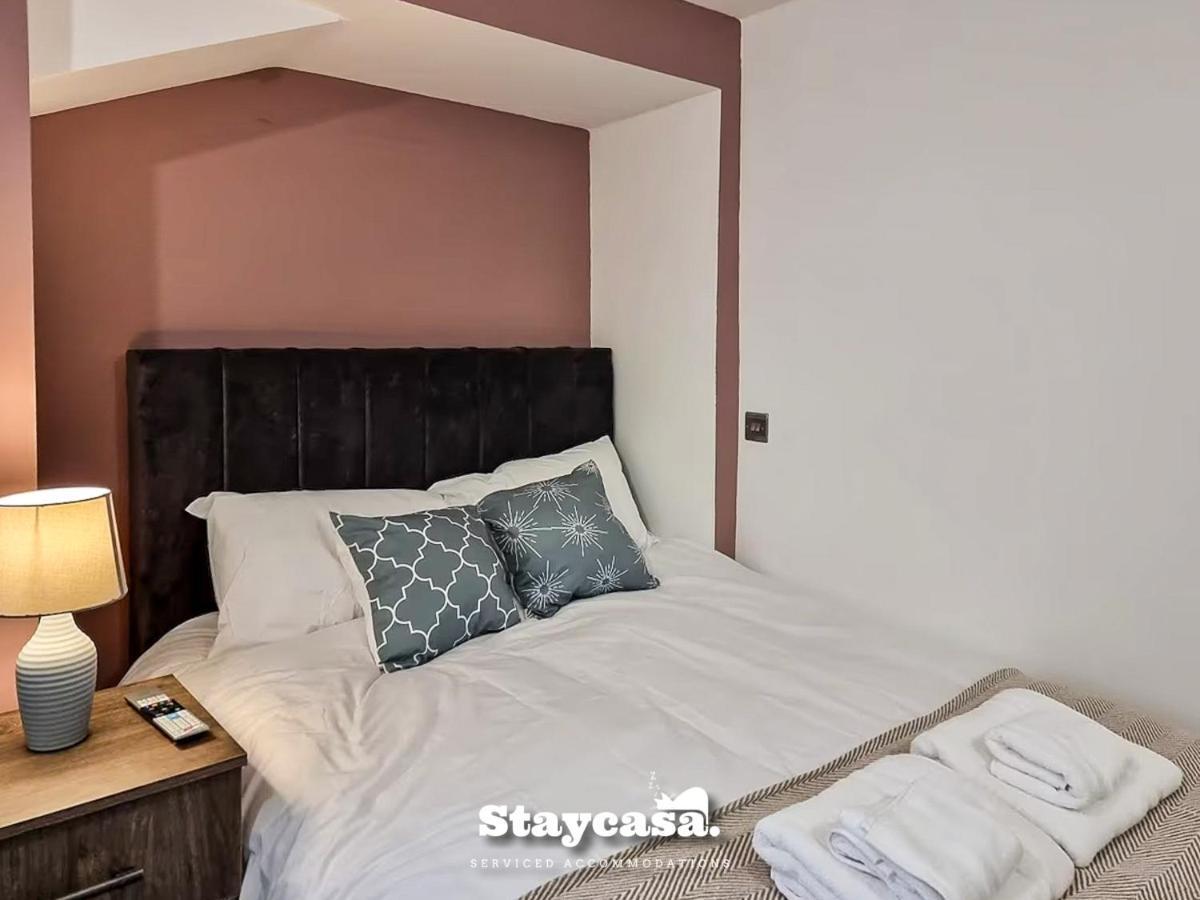 Magnificent 10 Bedroom Shared House - Great Amenities *