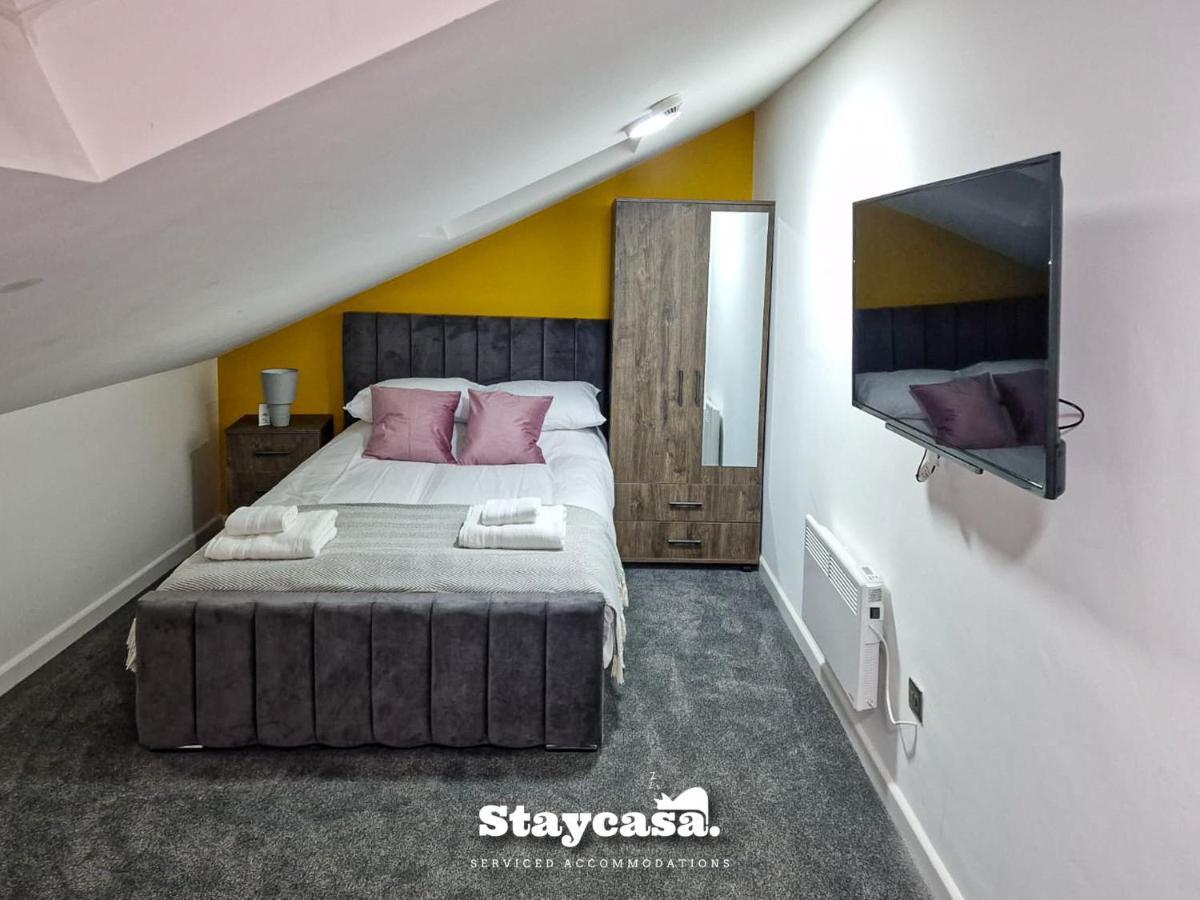 Homestay Magnificent 10 Bedroom Shared House - Great Amenities *