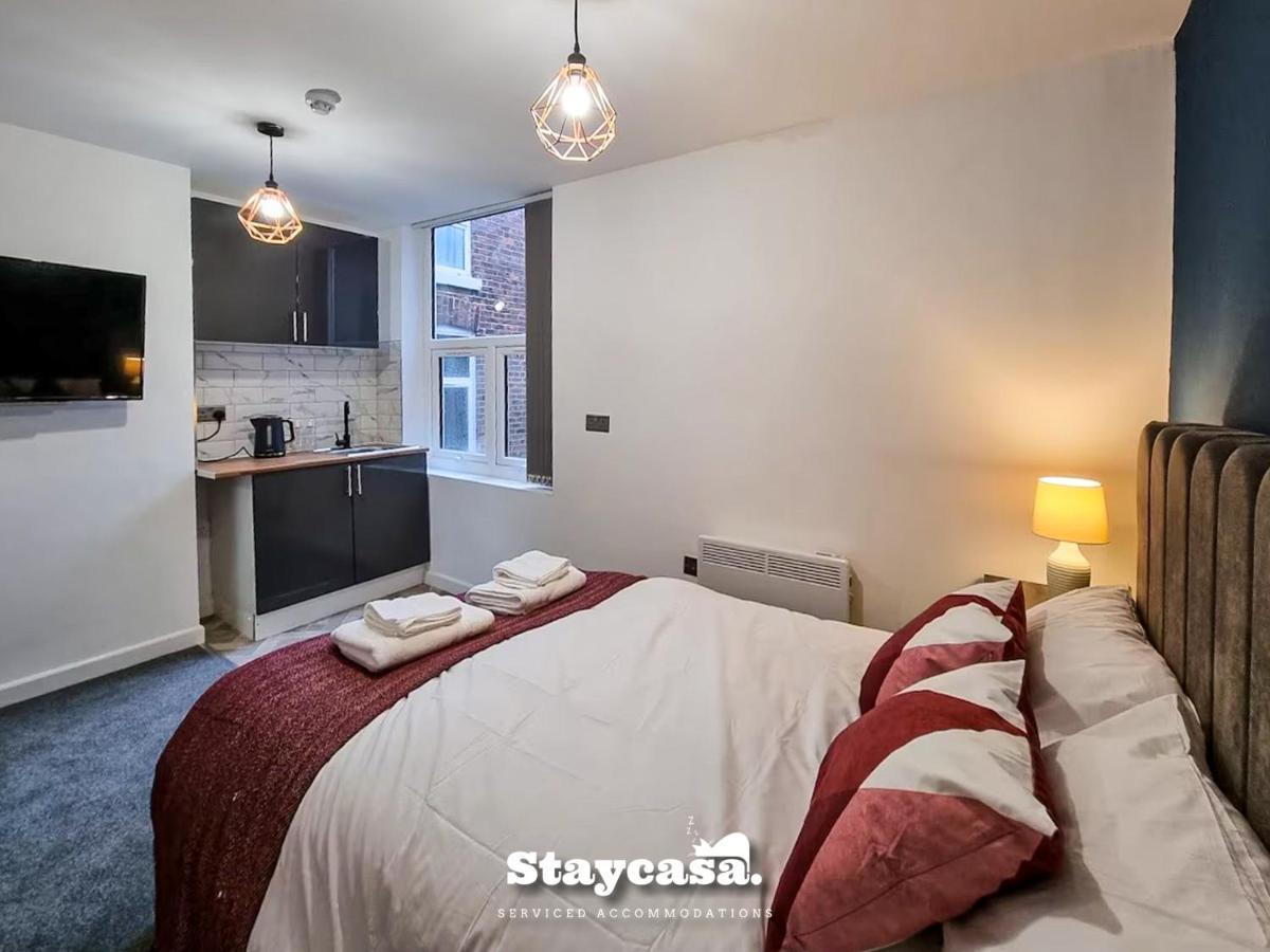 Magnificent 10 Bedroom Shared House - Great Amenities * Manchester