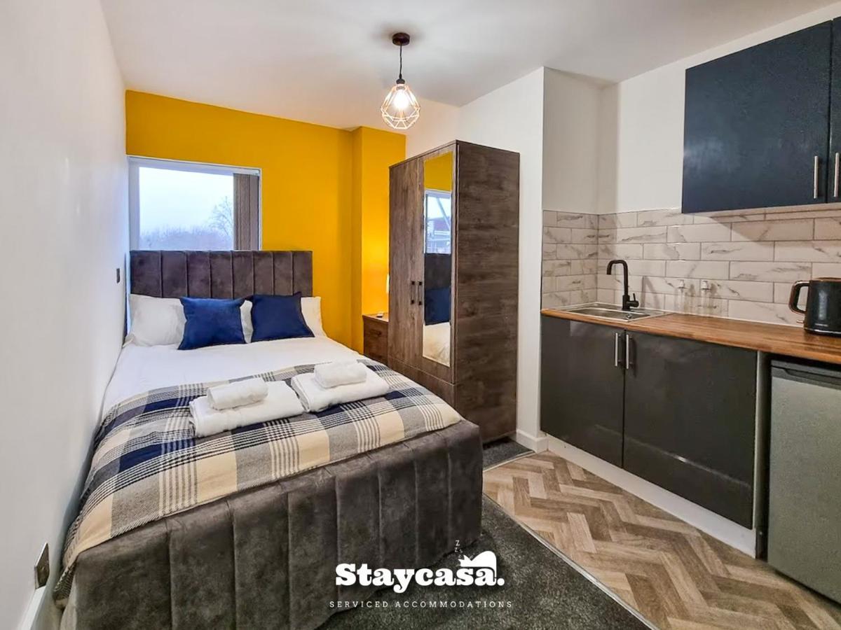 Homestay Magnificent 10 Bedroom Shared House - Great Amenities *