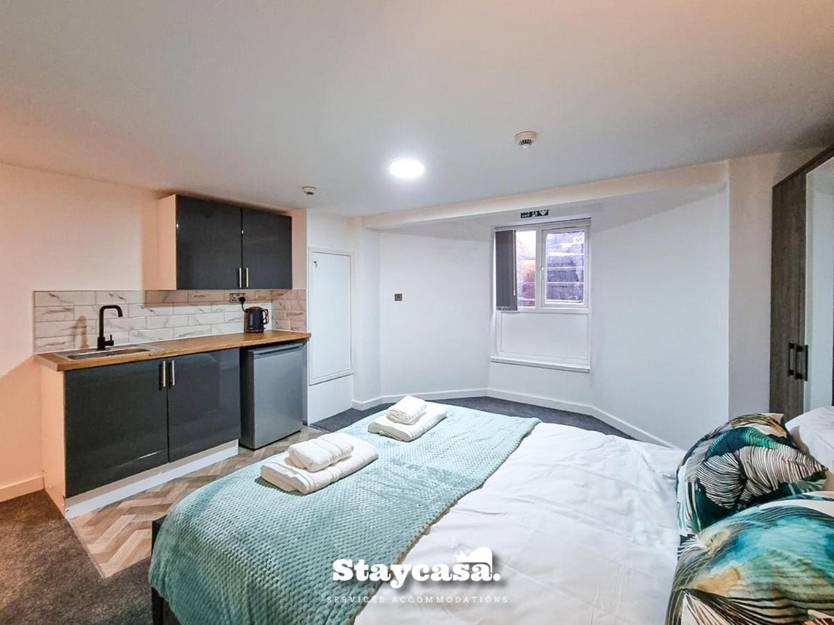 Magnificent 10 Bedroom Shared House - Great Amenities
