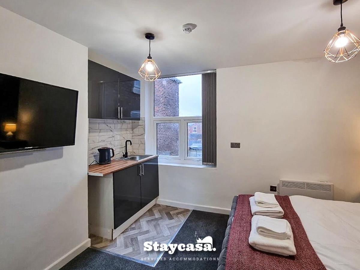 Magnificent 10 Bedroom Shared House - Great Amenities Homestay