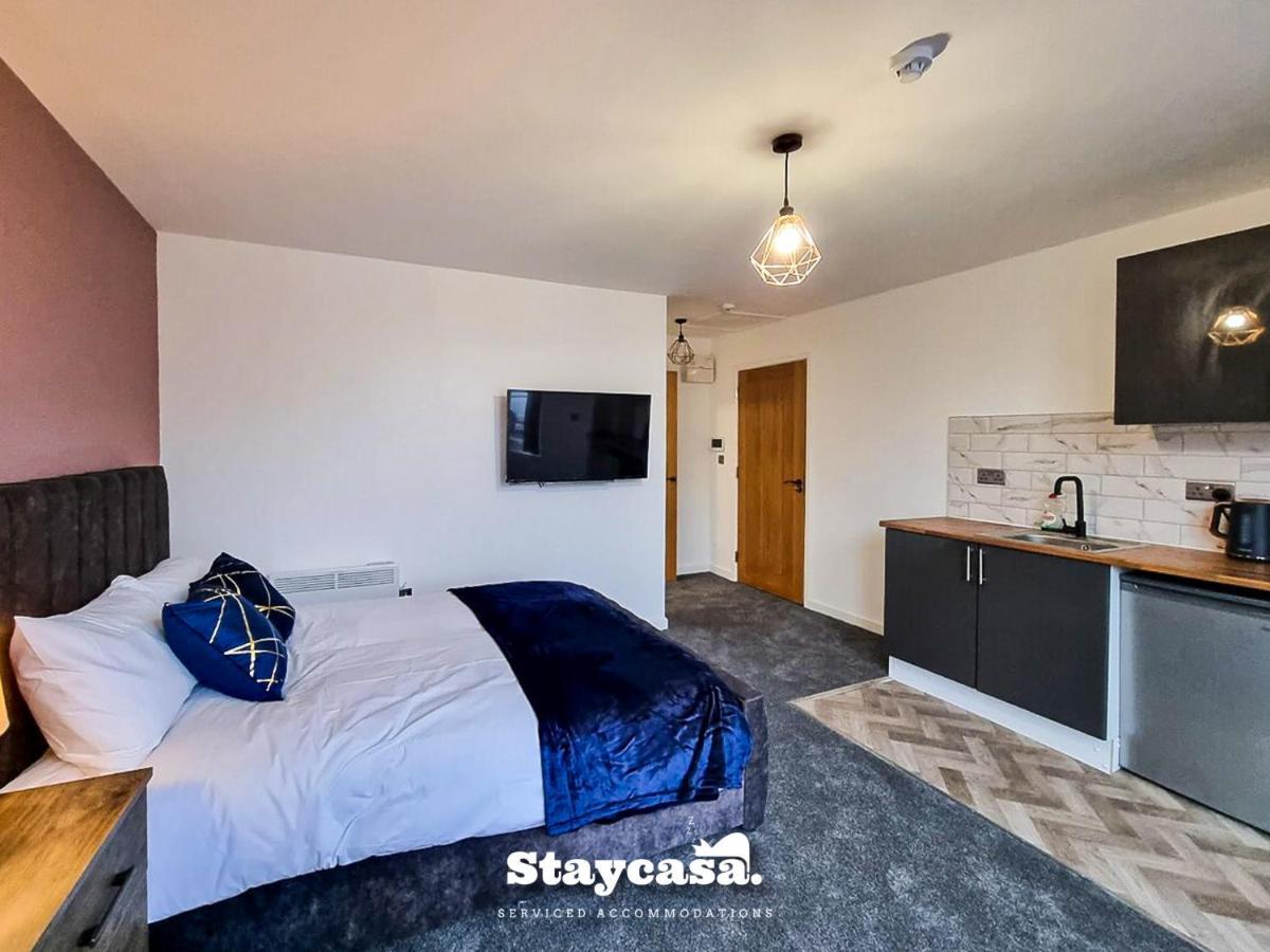 Magnificent 10 Bedroom Shared House - Great Amenities Homestay *