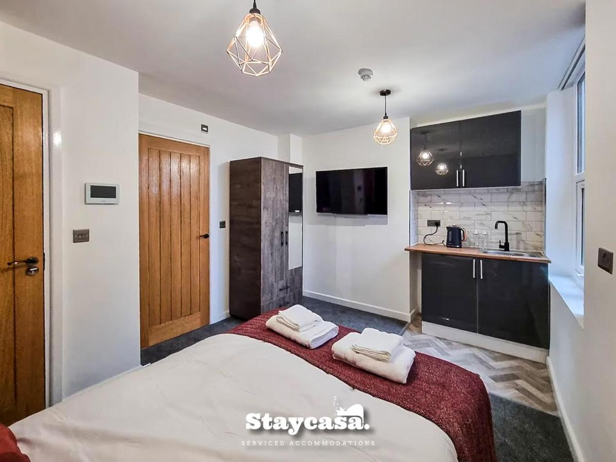 Magnificent 10 Bedroom Shared House - Great Amenities *