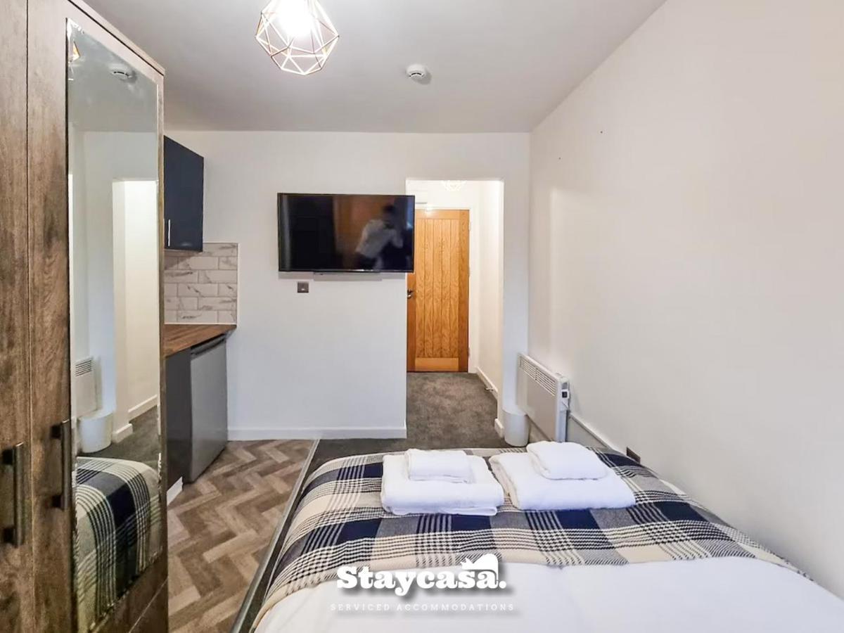 Magnificent 10 Bedroom Shared House - Great Amenities *
