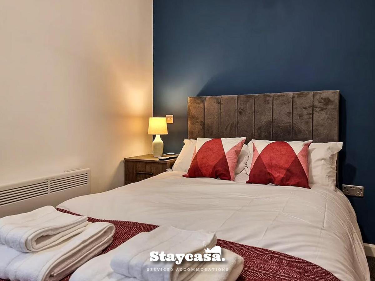 Magnificent 10 Bedroom Shared House - Great Amenities * Manchester