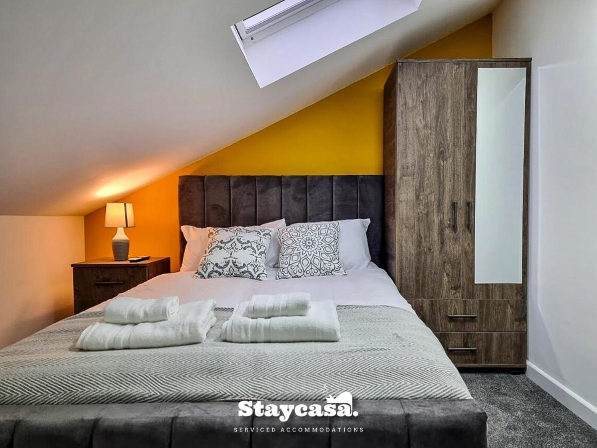 Magnificent 10 Bedroom Shared House - Great Amenities Homestay