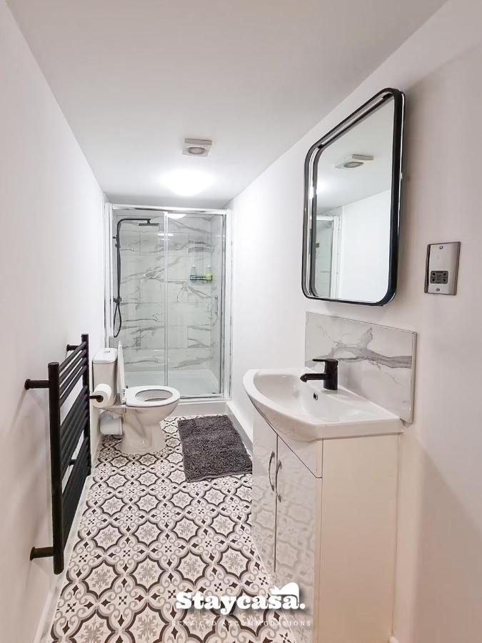 Magnificent 10 Bedroom Shared House - Great Amenities