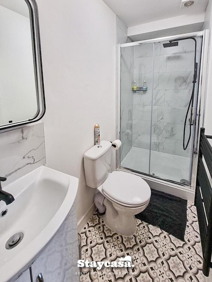 Homestay Magnificent 10 Bedroom Shared House - Great Amenities *