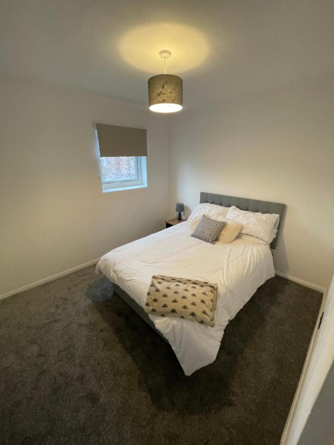 Modern Cosy 1 Bed Near Centre~double Bed~parking Apartment