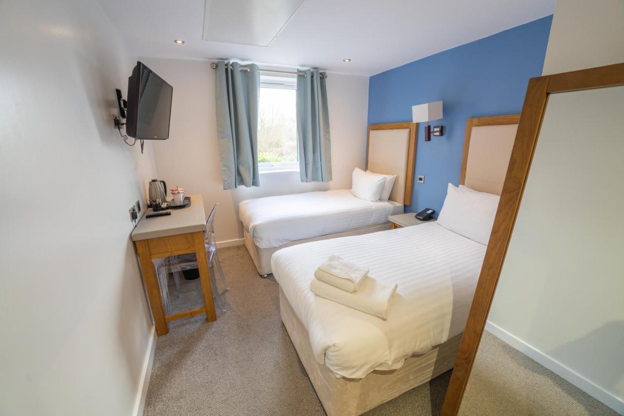 Hotel The Waterside And Leisure Club 3*