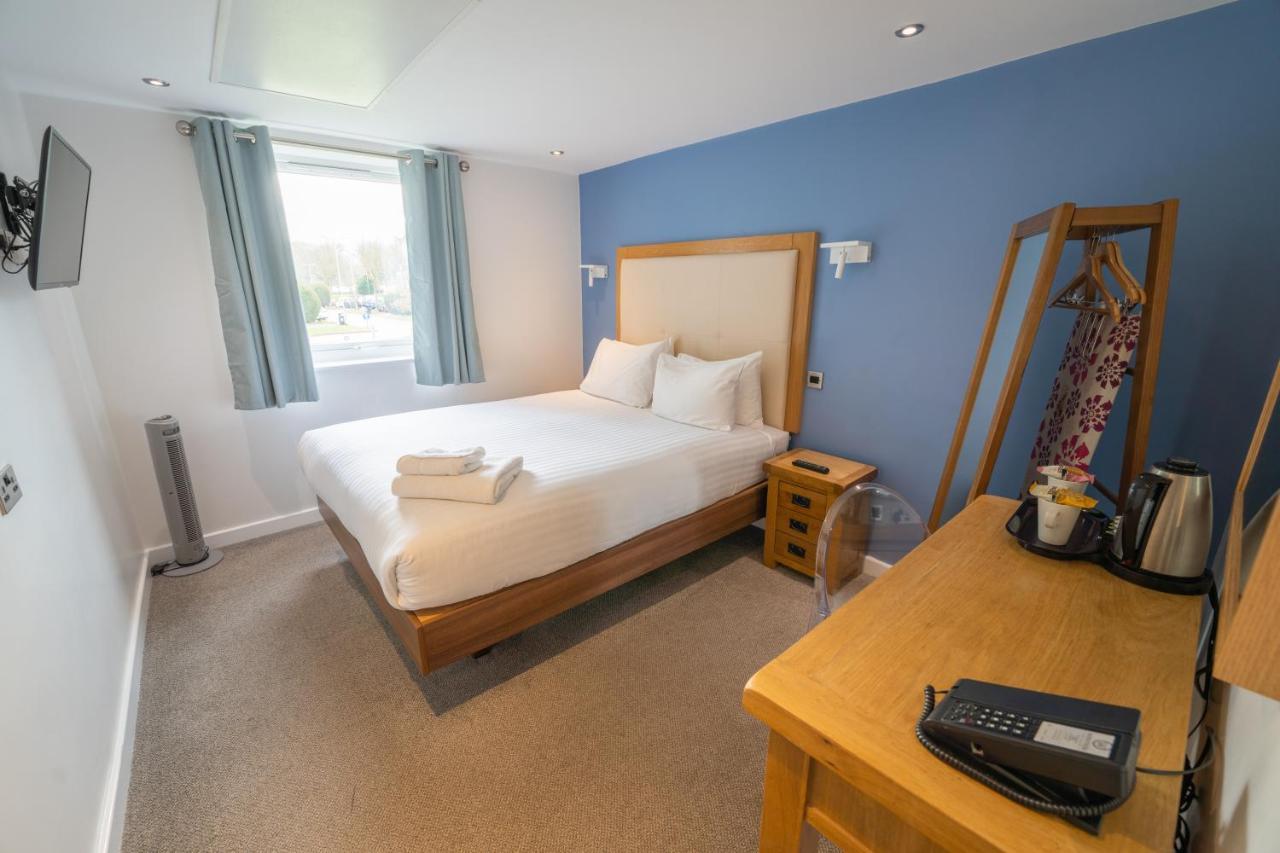 Hotel The Waterside And Leisure Club 3*