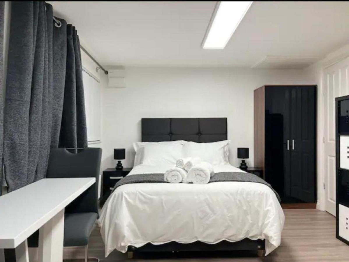 Apartment Studio - Stereo Shower Freeparking 5Min To Metro *