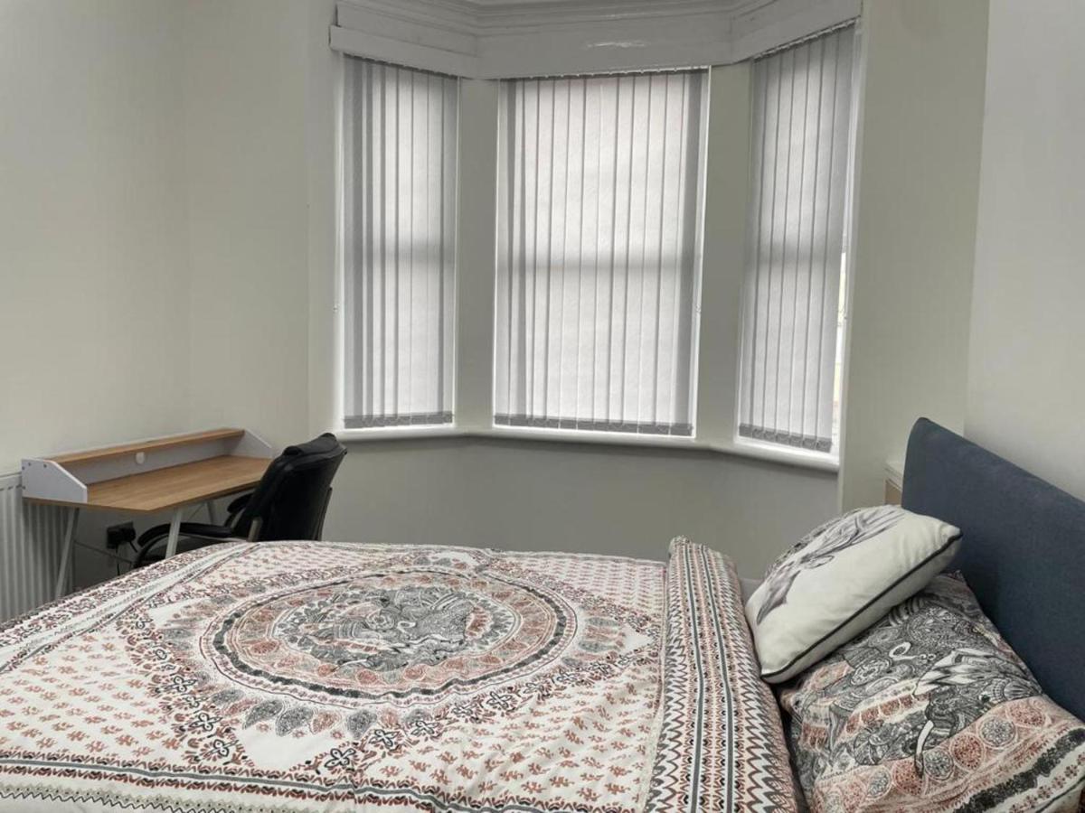 Great House 10mins To Centre Holiday home *