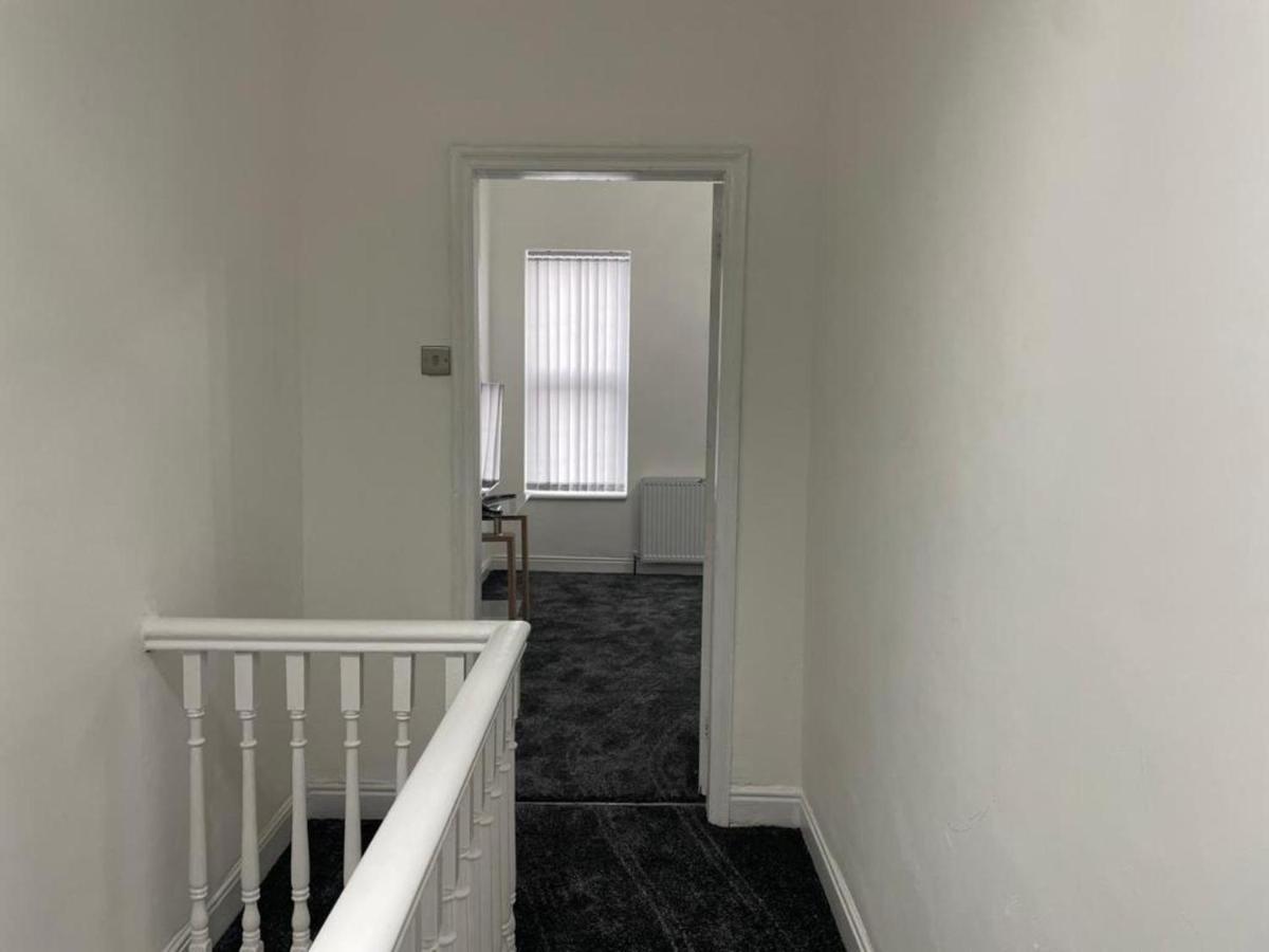 Great House 10mins To Centre Manchester