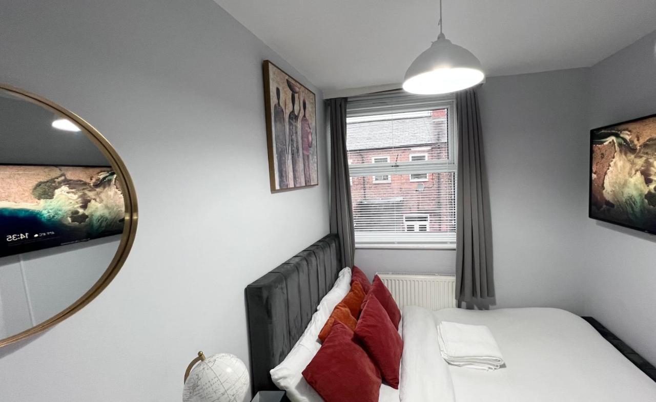 Apartment Large 4 Bedroom Townhouse With Free Parking Near Mcr Center *