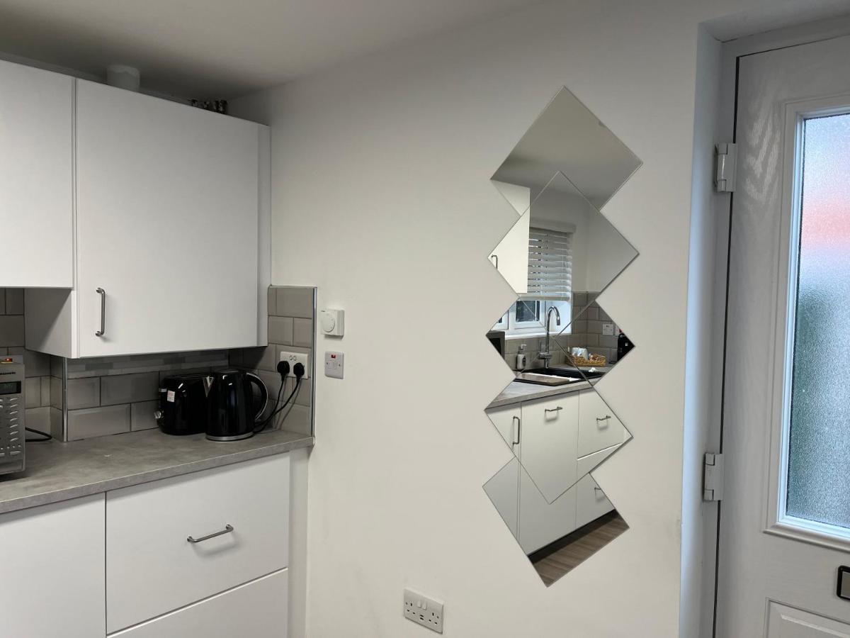 Apartment Studio - Stereo Shower Freeparking 5Min To Metro *
