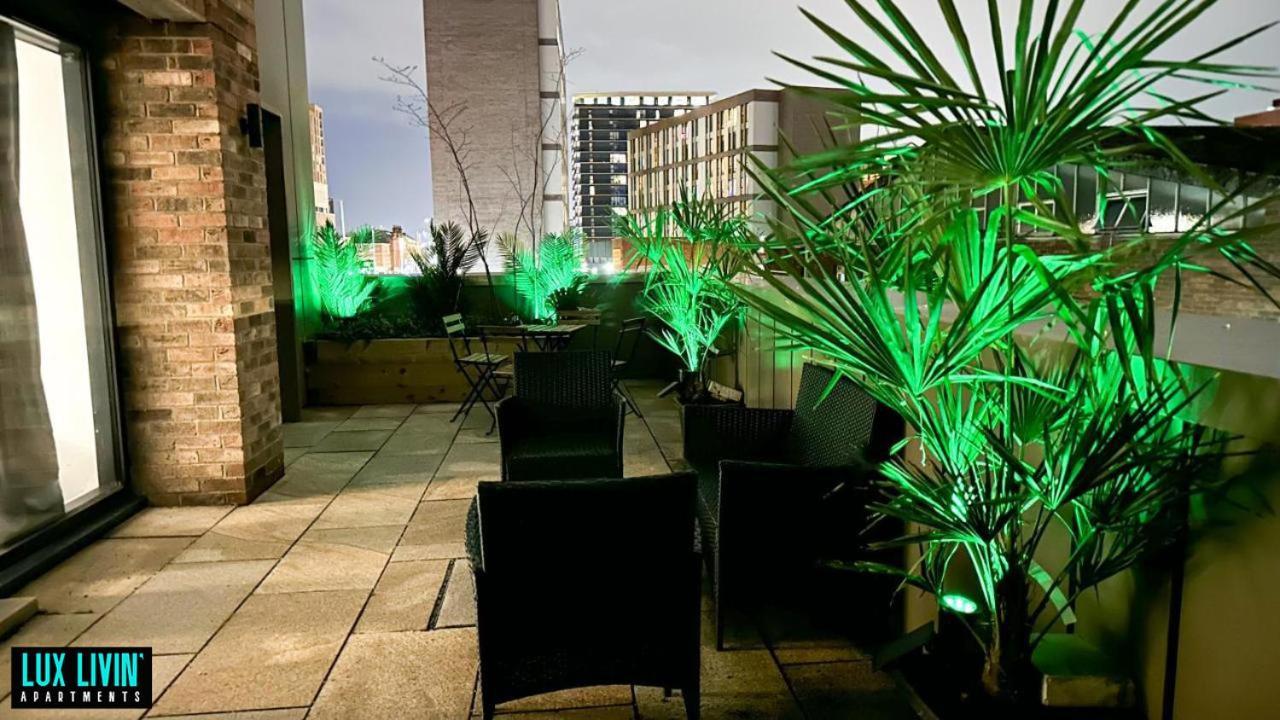 Lux Livin' - Luxury 2 Bed With Sky Garden Apartment Manchester
