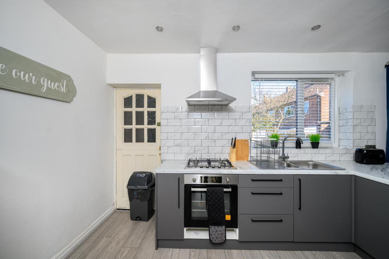 Starview Apartment-manchester Airport Holiday home *