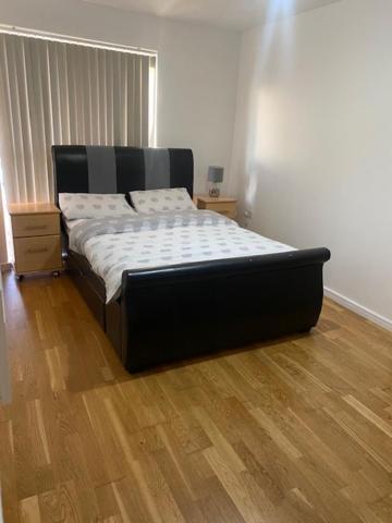 Eaglet 2 Bedroom Luxury Near Etihad Staduim Apartment *
