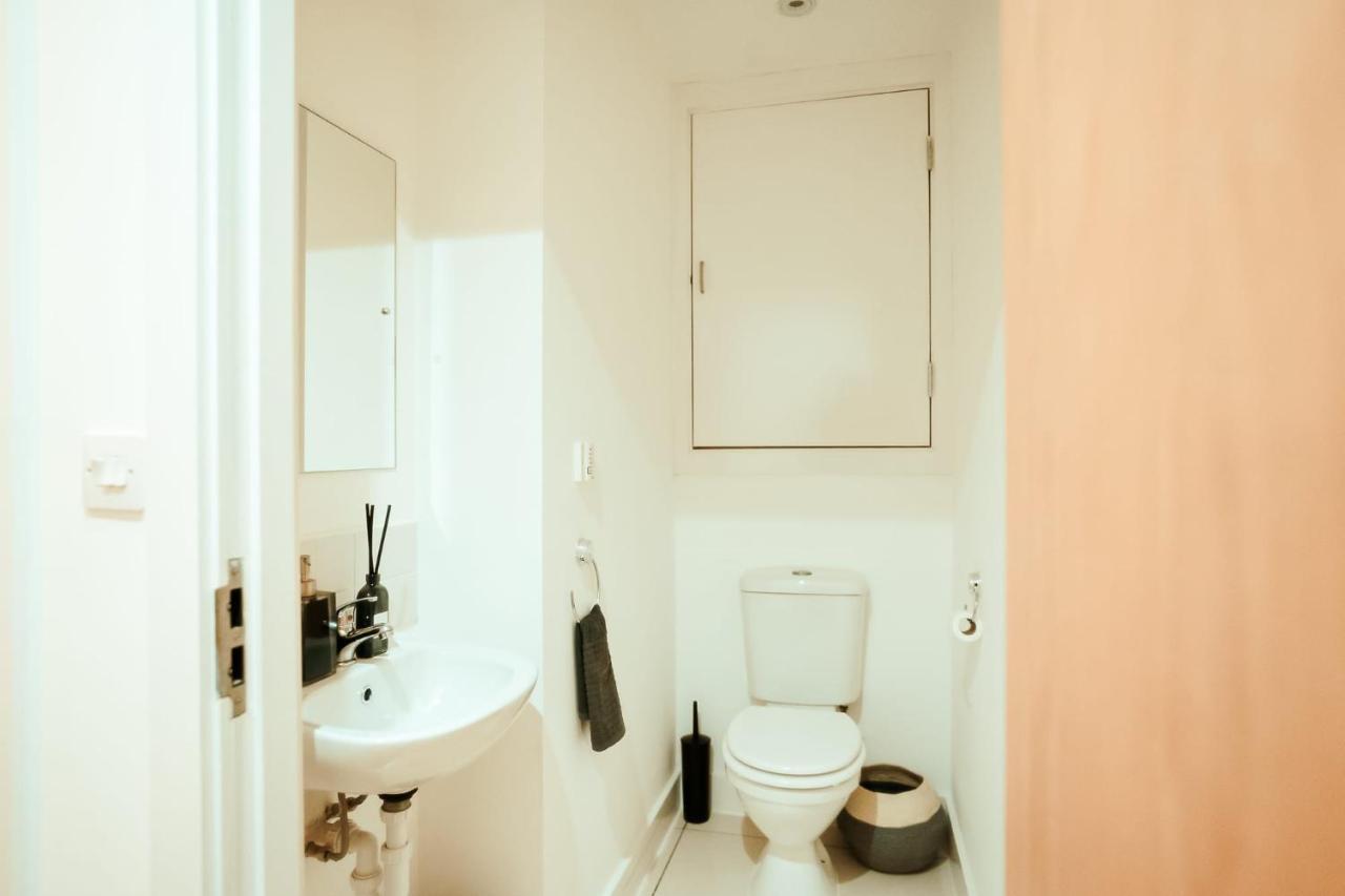 Apartment Chic 2 Bedroom Salford Quays The Lowry *