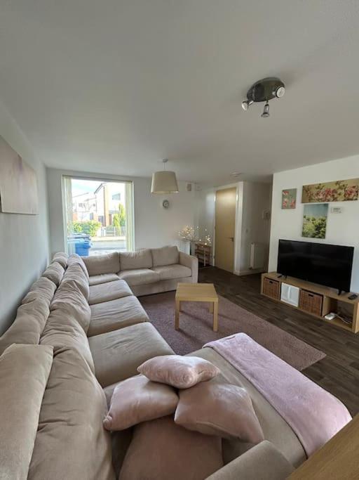 Great House + Air Conditioning + Free Car Parking Holiday home
