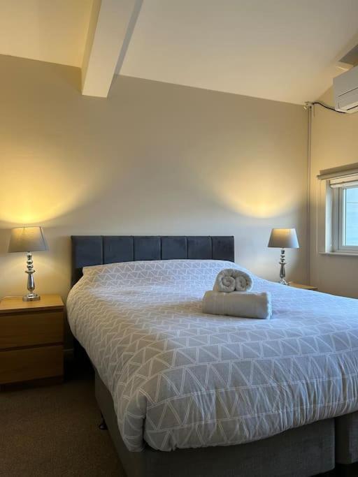 Great House + Air Conditioning + Free Car Parking * Manchester