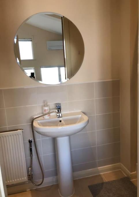Great House + Air Conditioning + Free Car Parking * Manchester