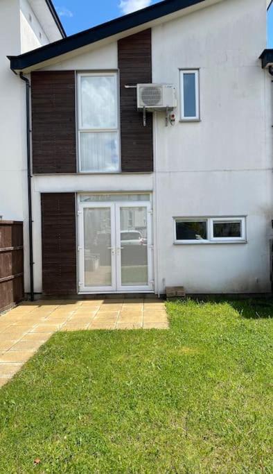 Great House + Air Conditioning + Free Car Parking Holiday home