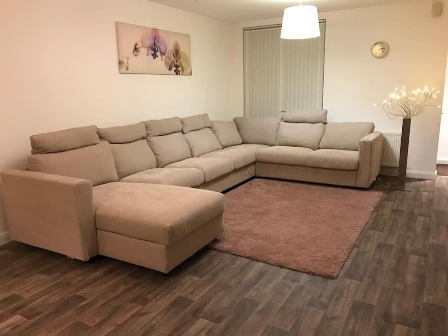 Holiday home Great House + Air Conditioning + Free Car Parking Manchester