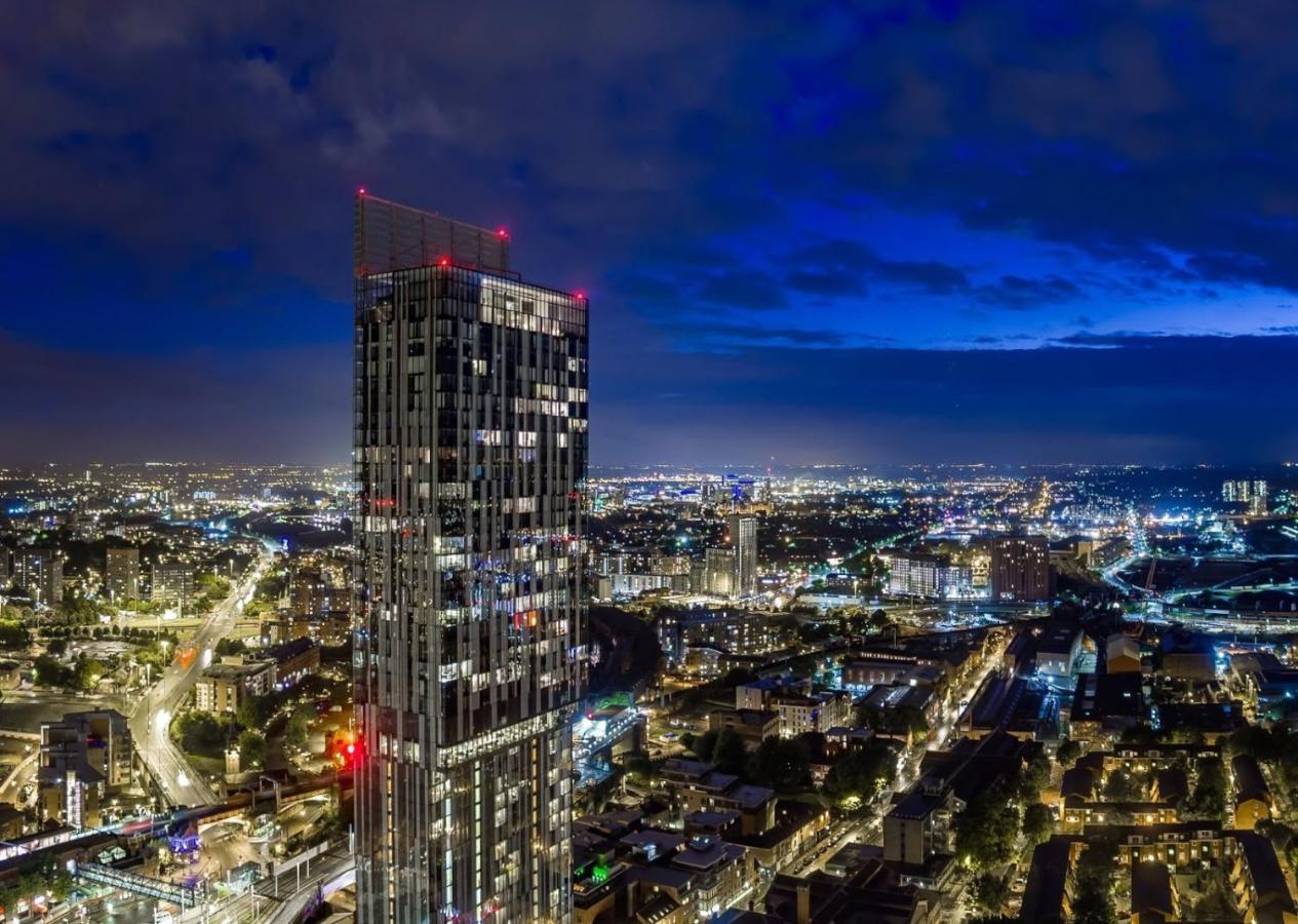 Modern 2 Bed & 2 Bath City Centre Apartment *