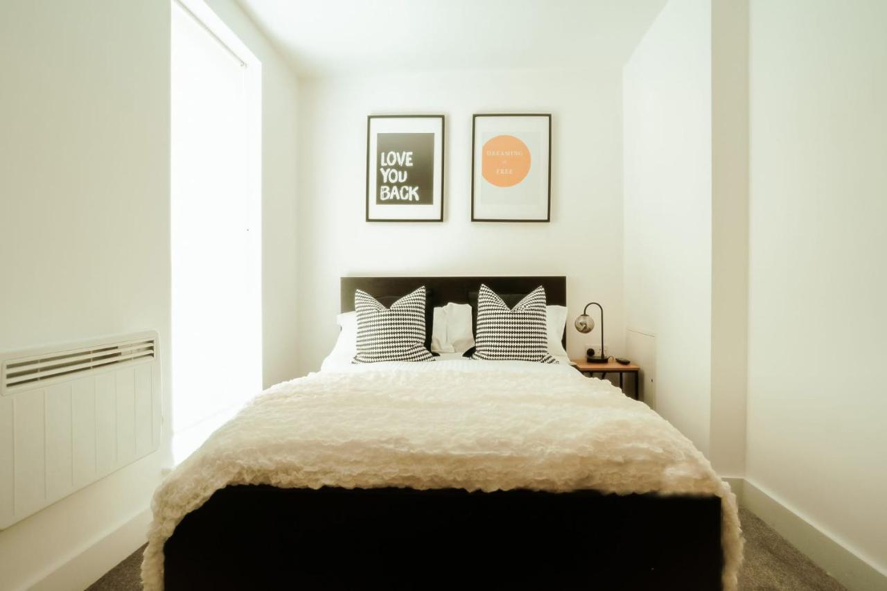 Chic 2 Bedroom Salford Quays The Lowry Apartment Manchester