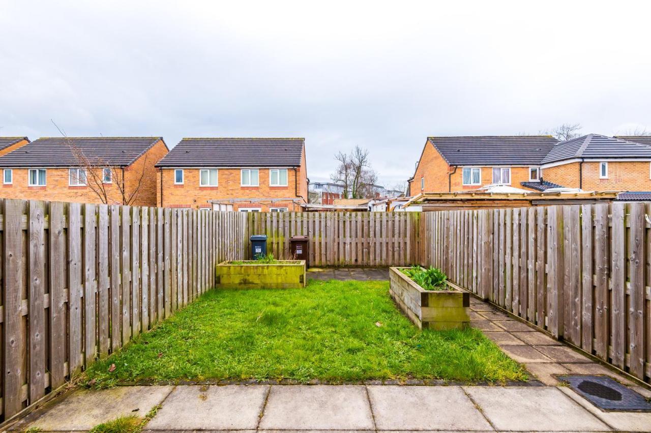 Chic 2 Bed House With Garden & Free Parking Holiday home *