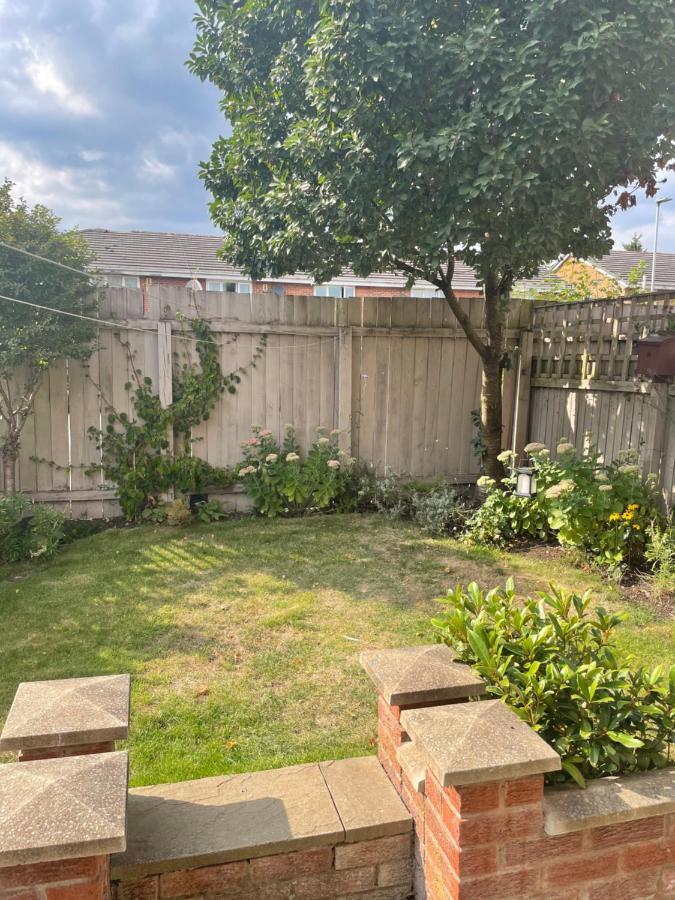 2 Bedroom House With Garden *