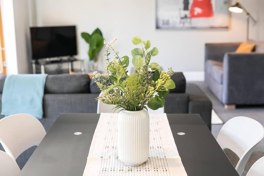 Floor 2 Bedroom Penthouse * Manchester